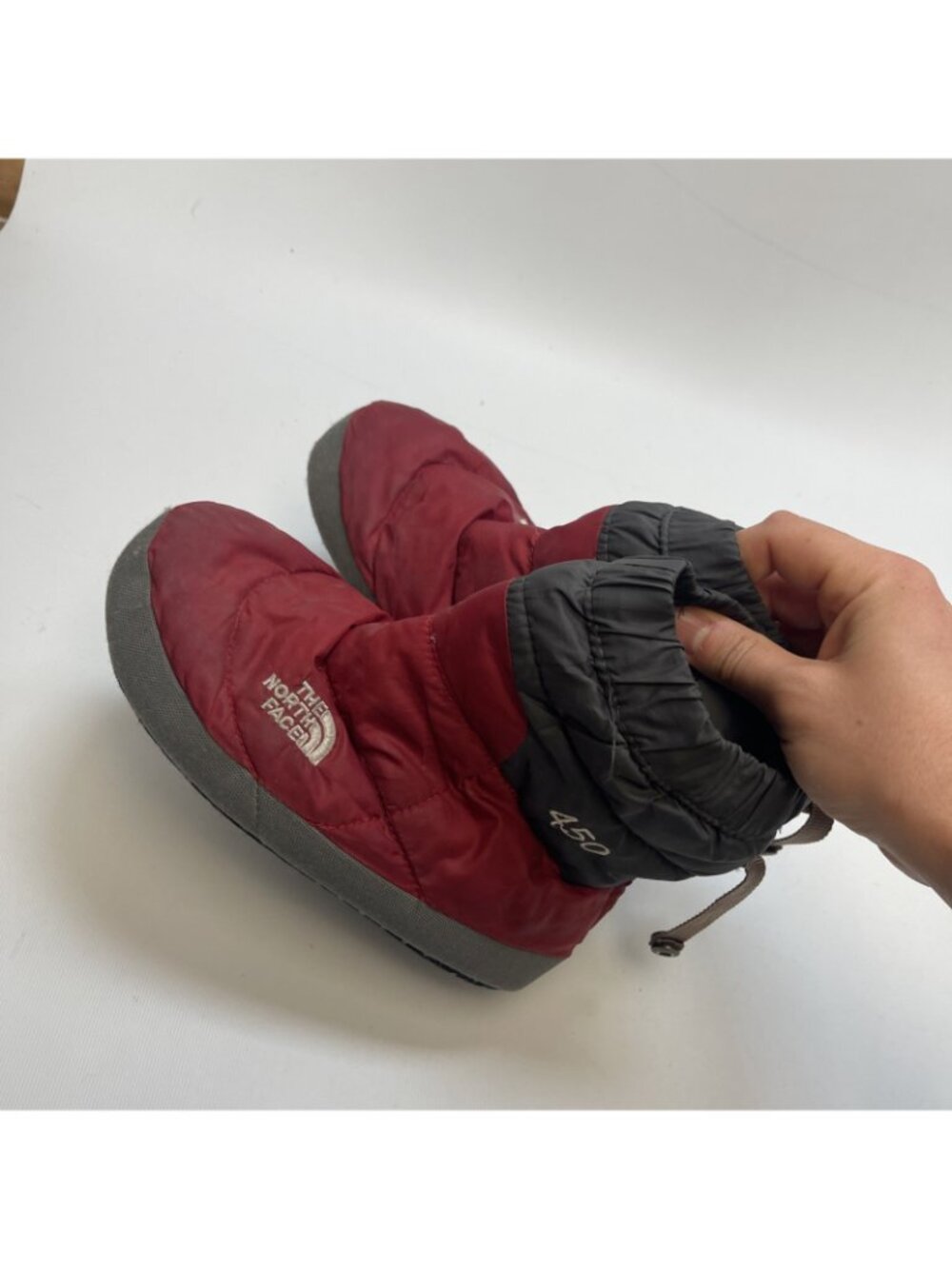 Northface Thermoball 450 Botties Slippers Boys Sz M Red / Gray Quilted Cozy - Picture 10 of 10